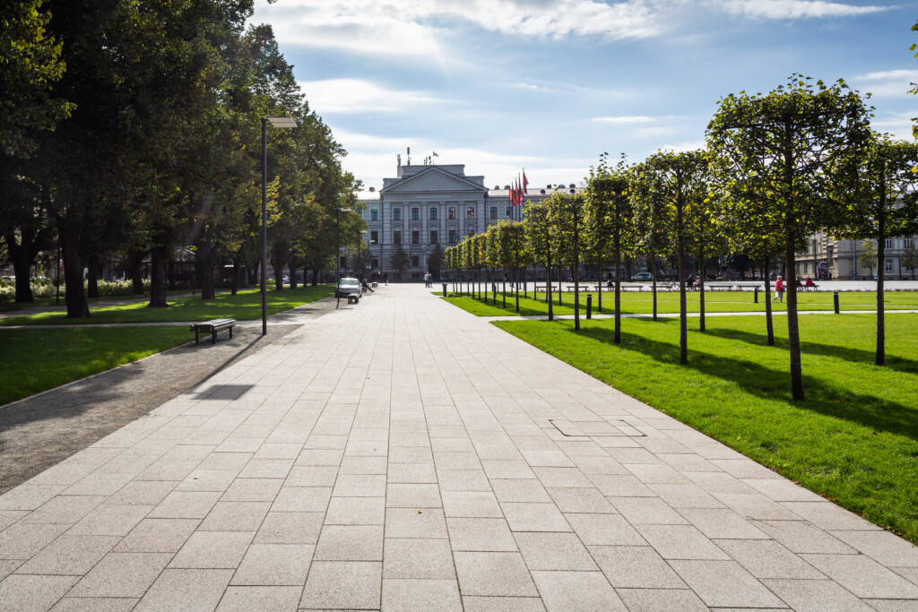 Lukiškių aikštė, Plaza 6x4 Quartz