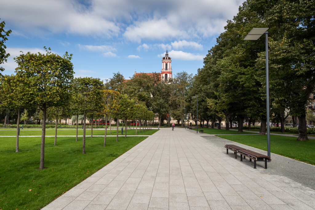 Lukiškių aikštė, Plaza 6x4 Quartz