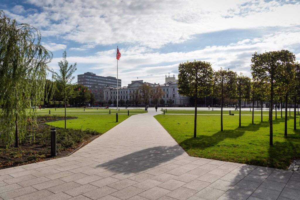 Lukiškių aikštė, Plaza 6x4 Quartz