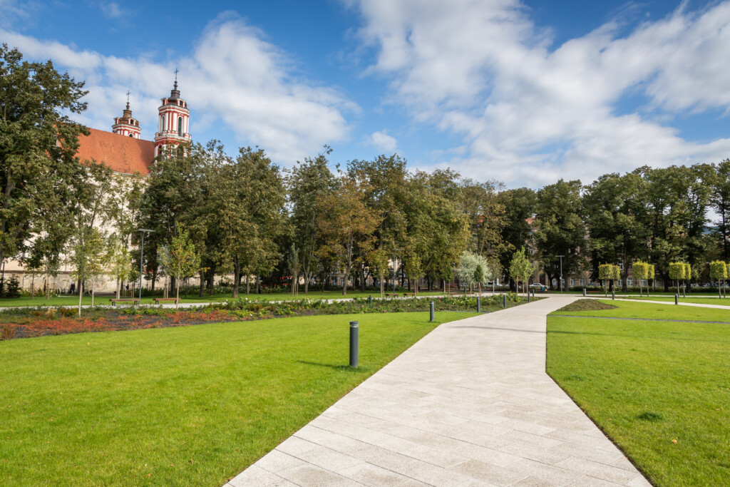 Lukiškių aikštė, Plaza 6x4 Quartz