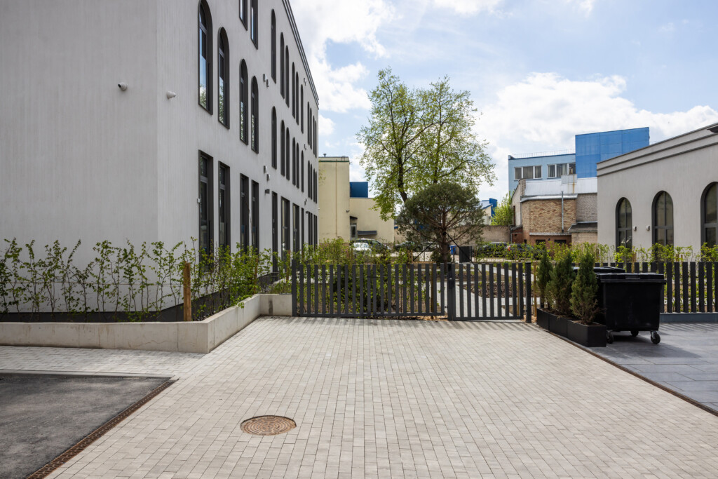J. Basanavičiaus 11, Šiauliai